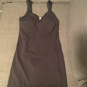 BRAND NEW and UNWORN black lululemon align dress size 4